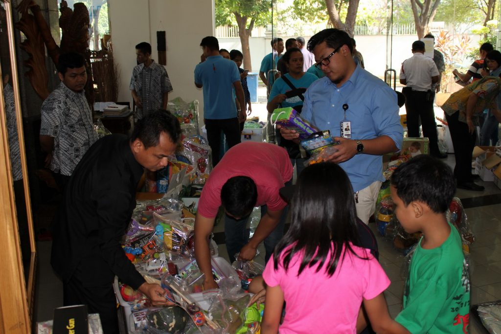 Garage Sale for Hope