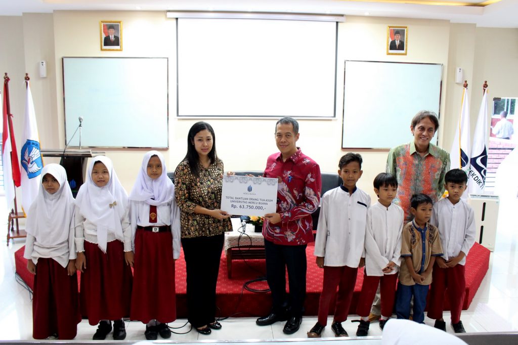 Donasi Sinambung Civitas Akademika UMB