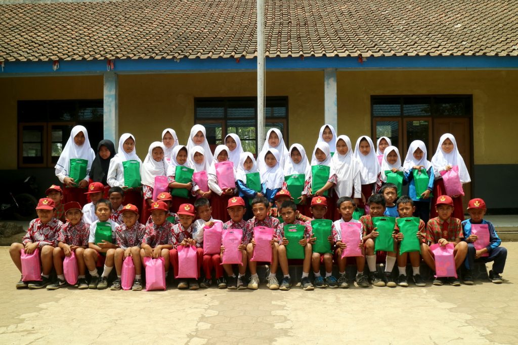Penyerahan Paket Bantuan